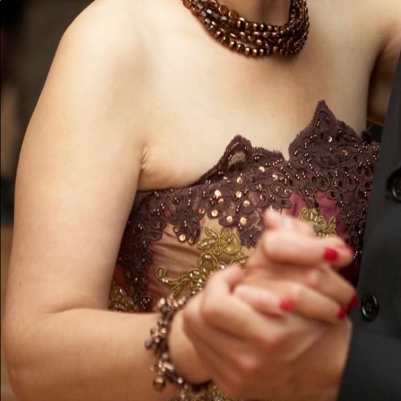 Gorgeous Jovani dress. Excellent condition. Comes with a matching scarf. - Picture 4 of 16